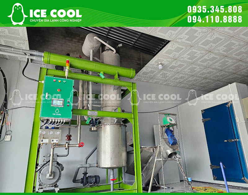 Hệ thống máy làm đá viên cùng với các thiết bị đi kèm như gàu tải, lọc nước, kho lạnh