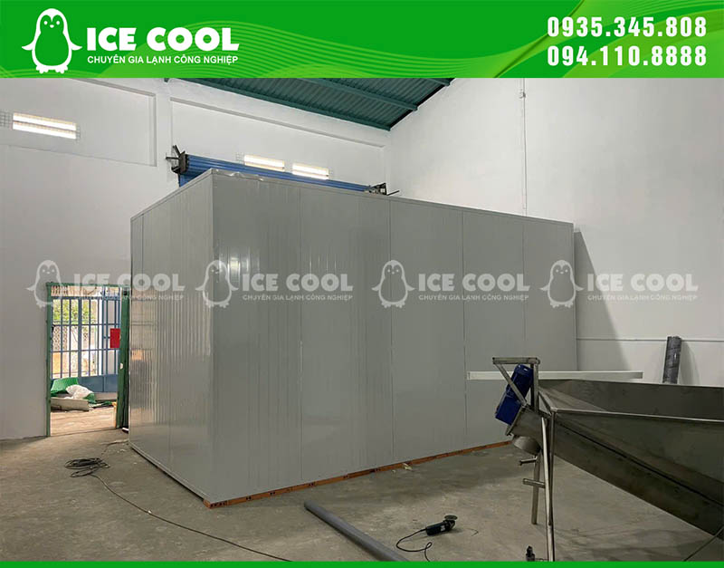 Hệ thống này còn có thêm kho lạnh bảo quản đá viên