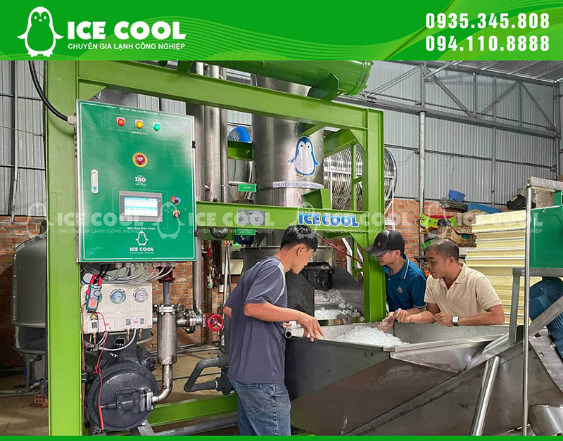 Máy đã được đưa vào hoạt động và chạy mẻ đá đầu tiên